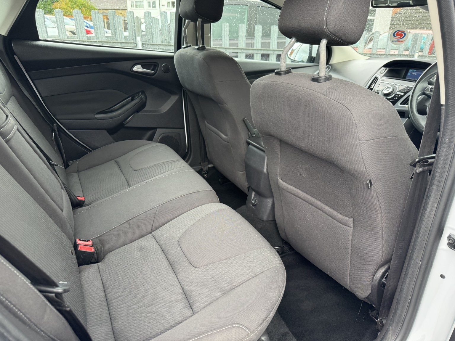 Ford Focus - Image 18