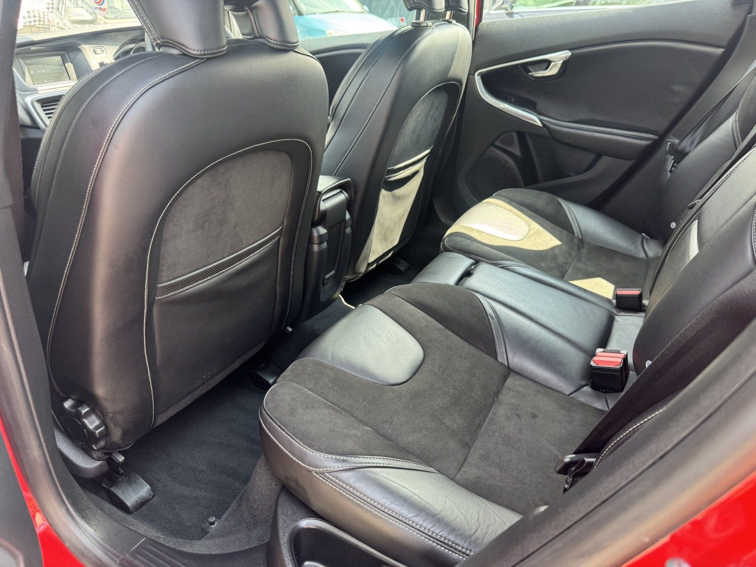 Volvo V40 - Image 19