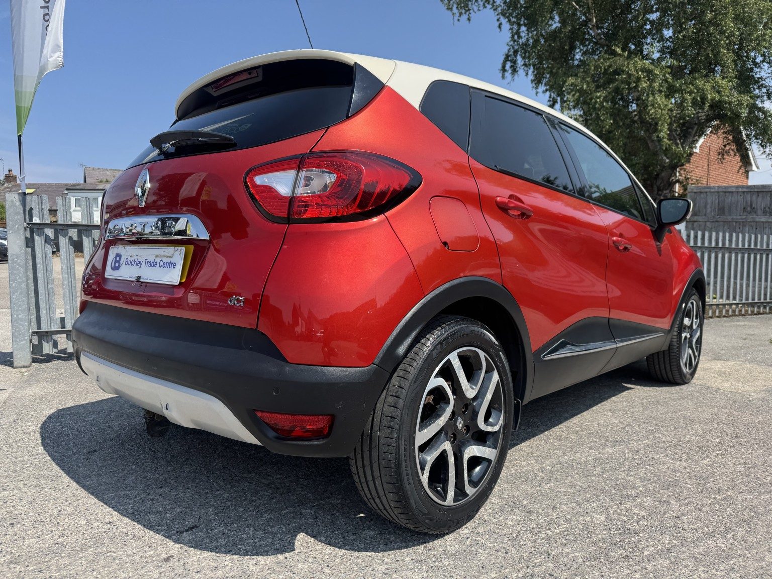 Renault Captur - Image 11