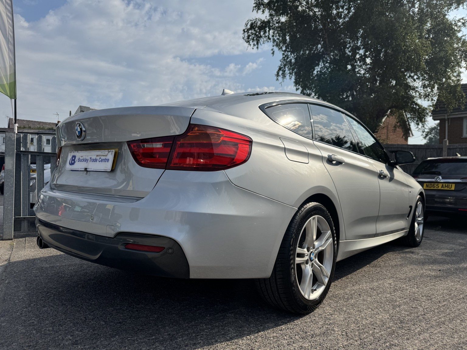 Bmw 3 Series Gran Turismo - Image 11