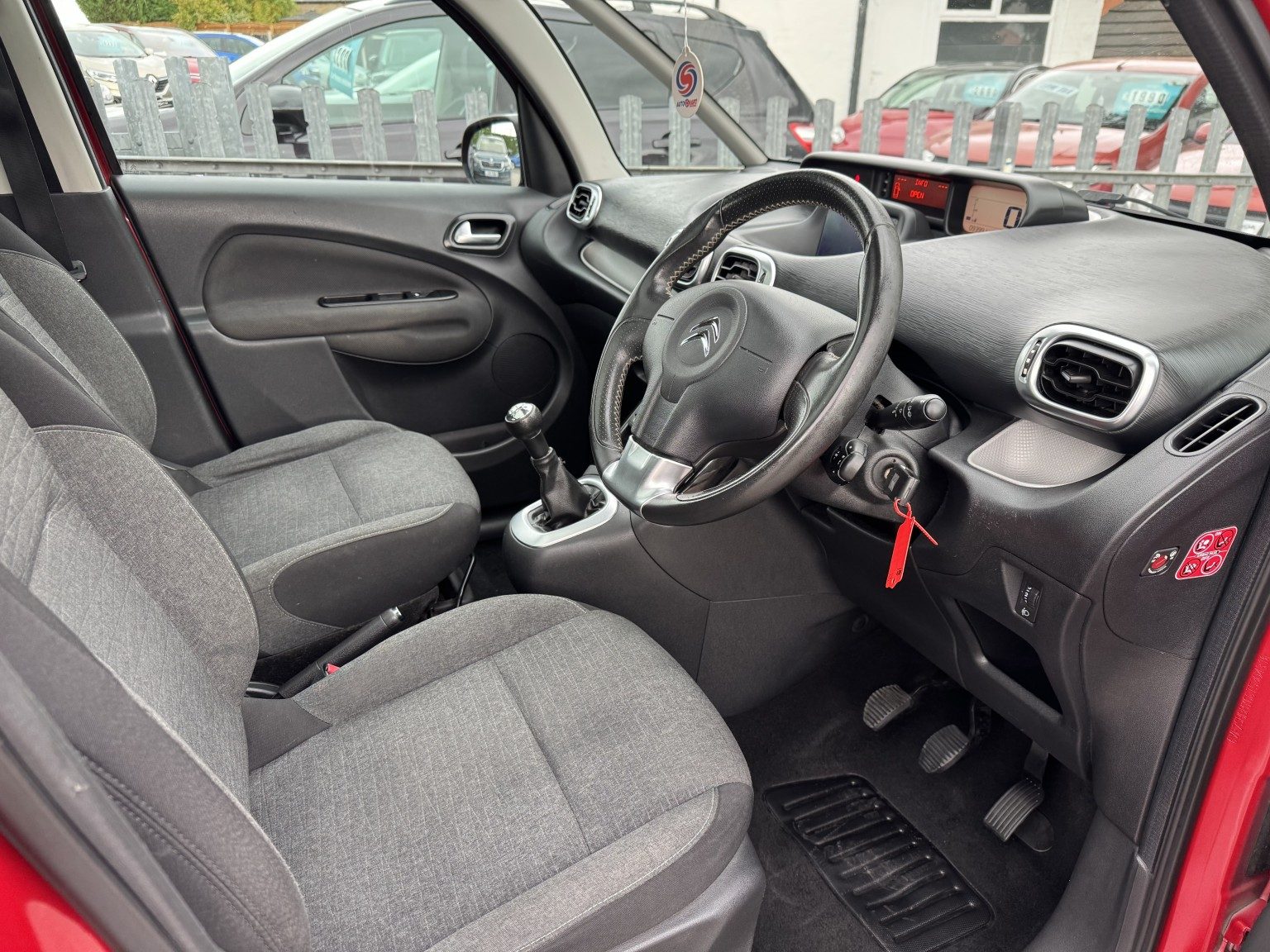 Citroen C3 Picasso - Image 18