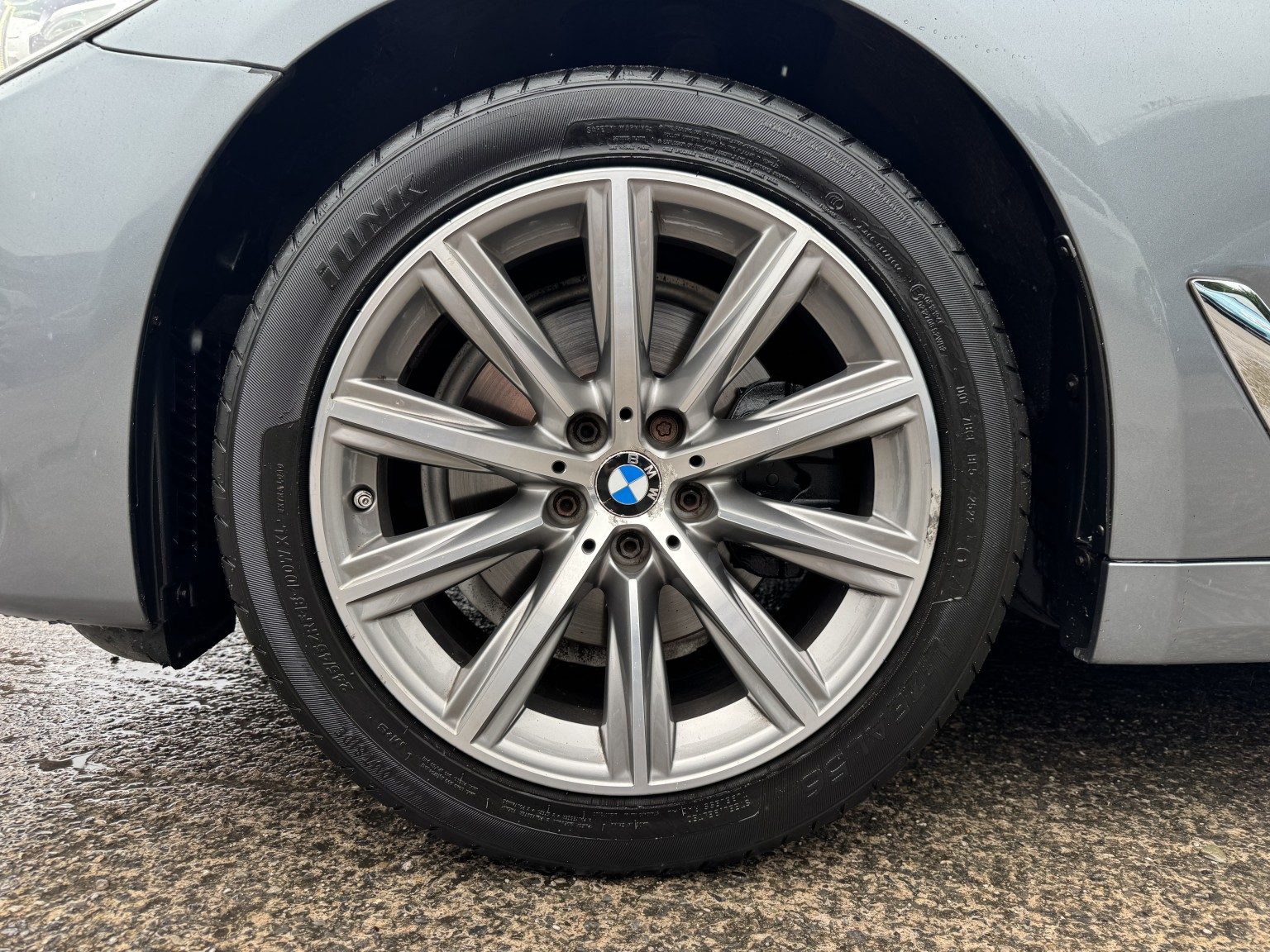 Bmw 5 Series - Image 12