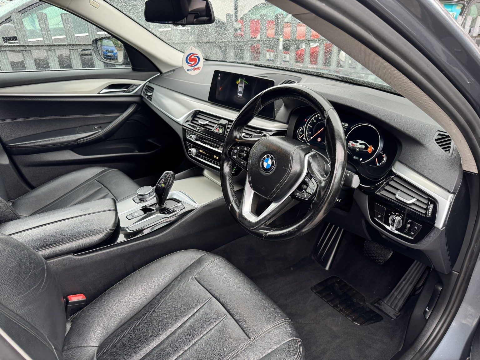 Bmw 5 Series - Image 17