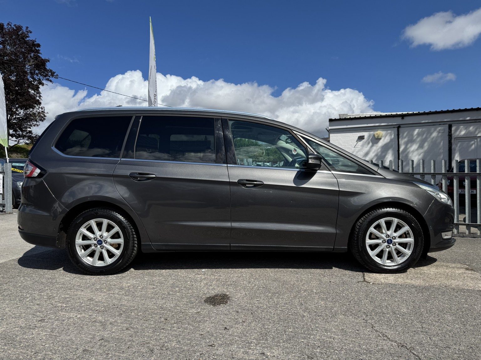 Ford Galaxy - Image 9