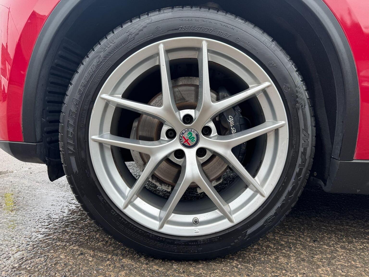 Alfa Romeo Stelvio - Image 12