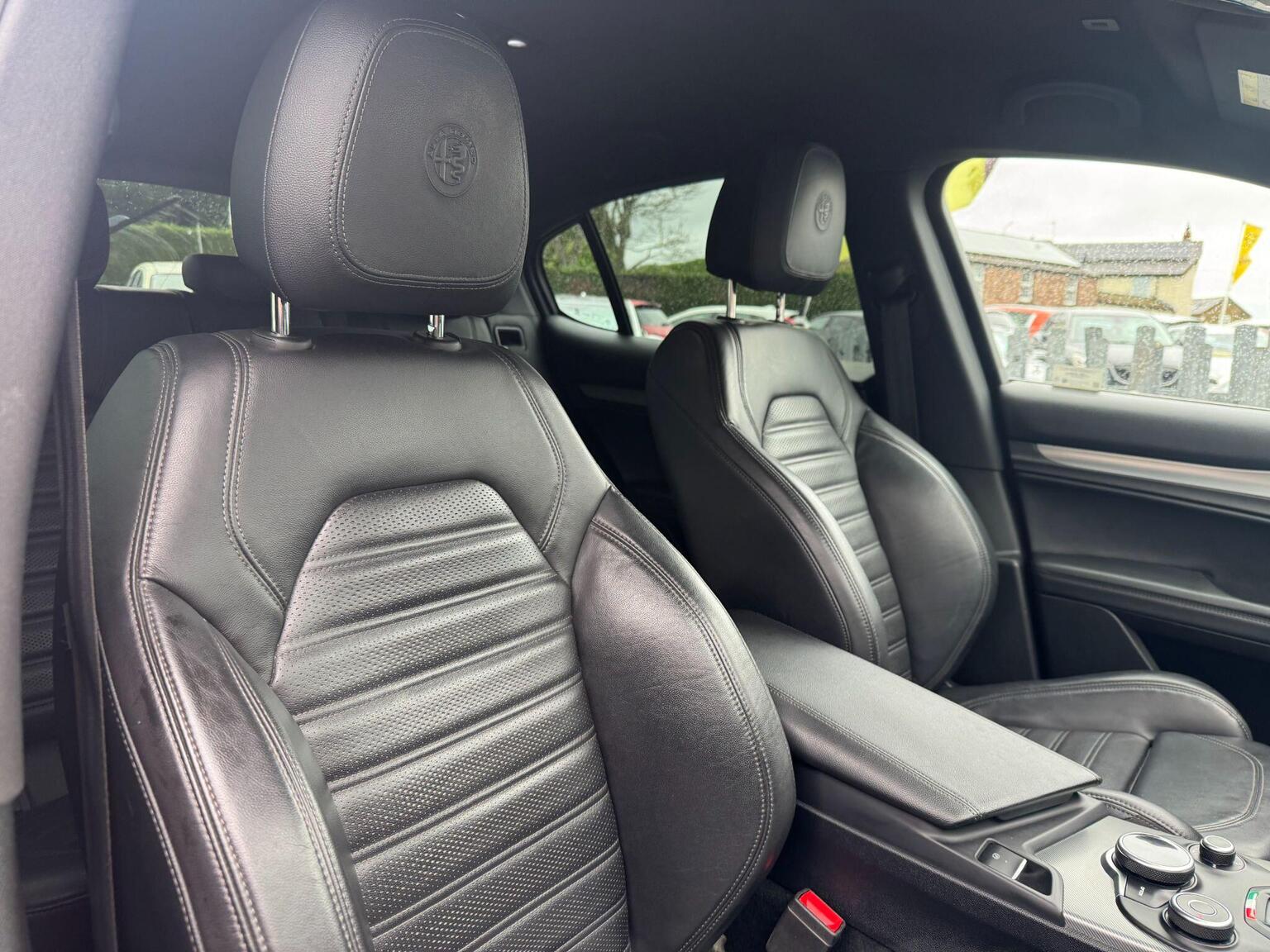 Alfa Romeo Stelvio - Image 18
