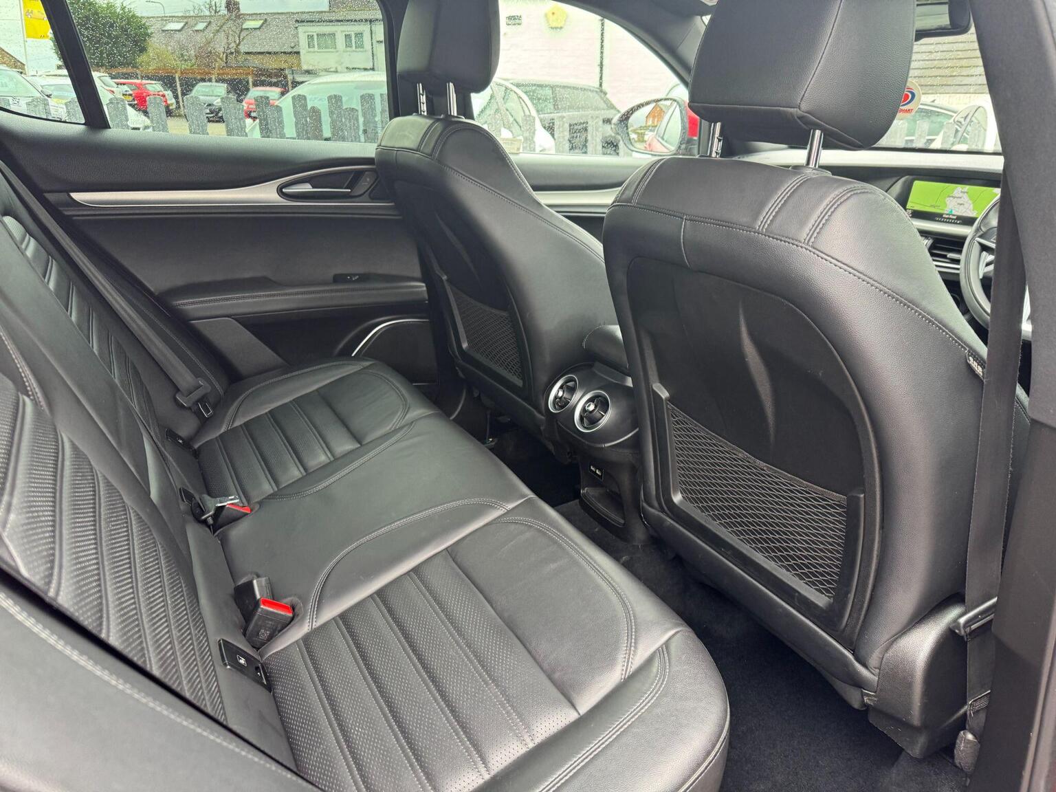Alfa Romeo Stelvio - Image 19