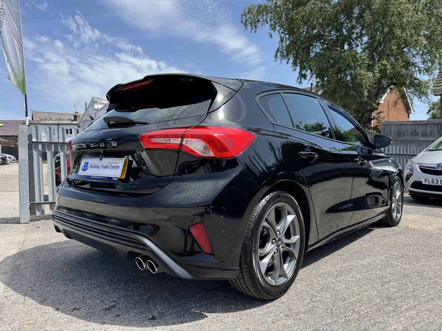 Ford Focus - Image 11
