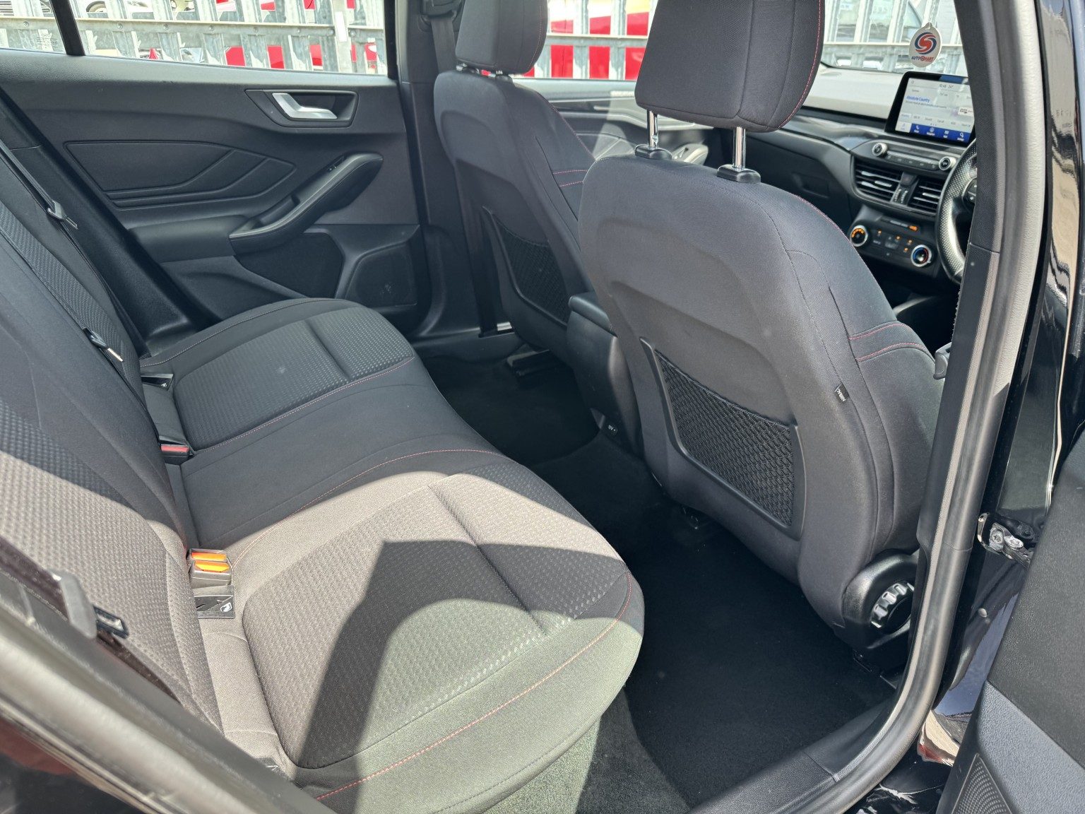 Ford Focus - Image 18