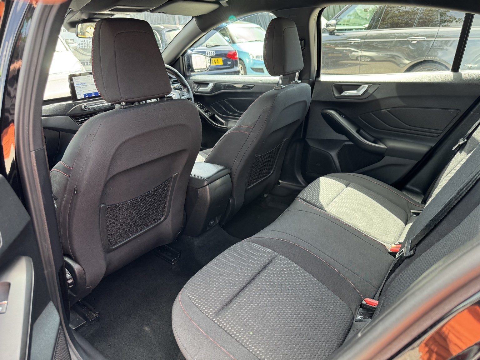 Ford Focus - Image 19