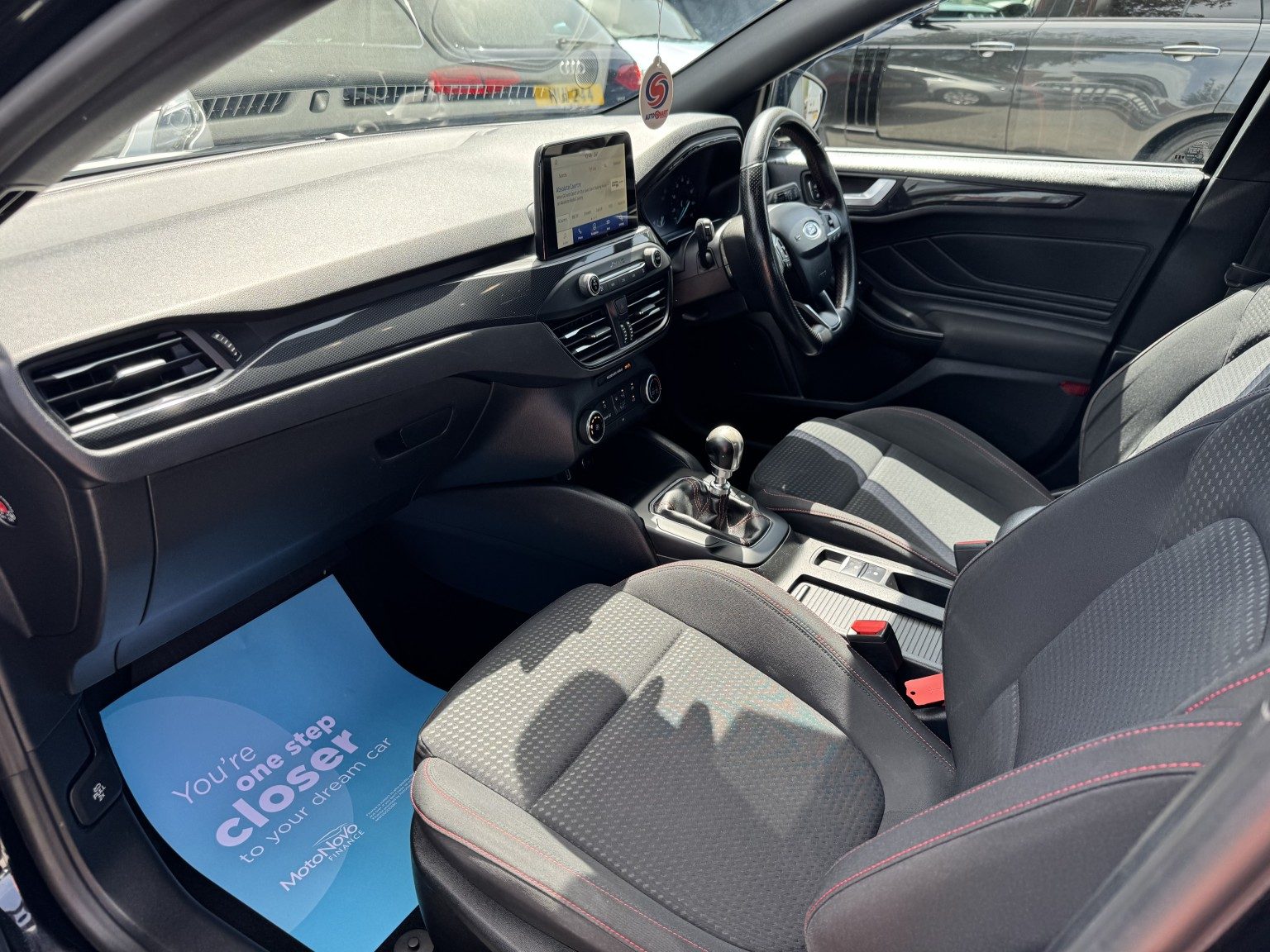 Ford Focus - Image 20