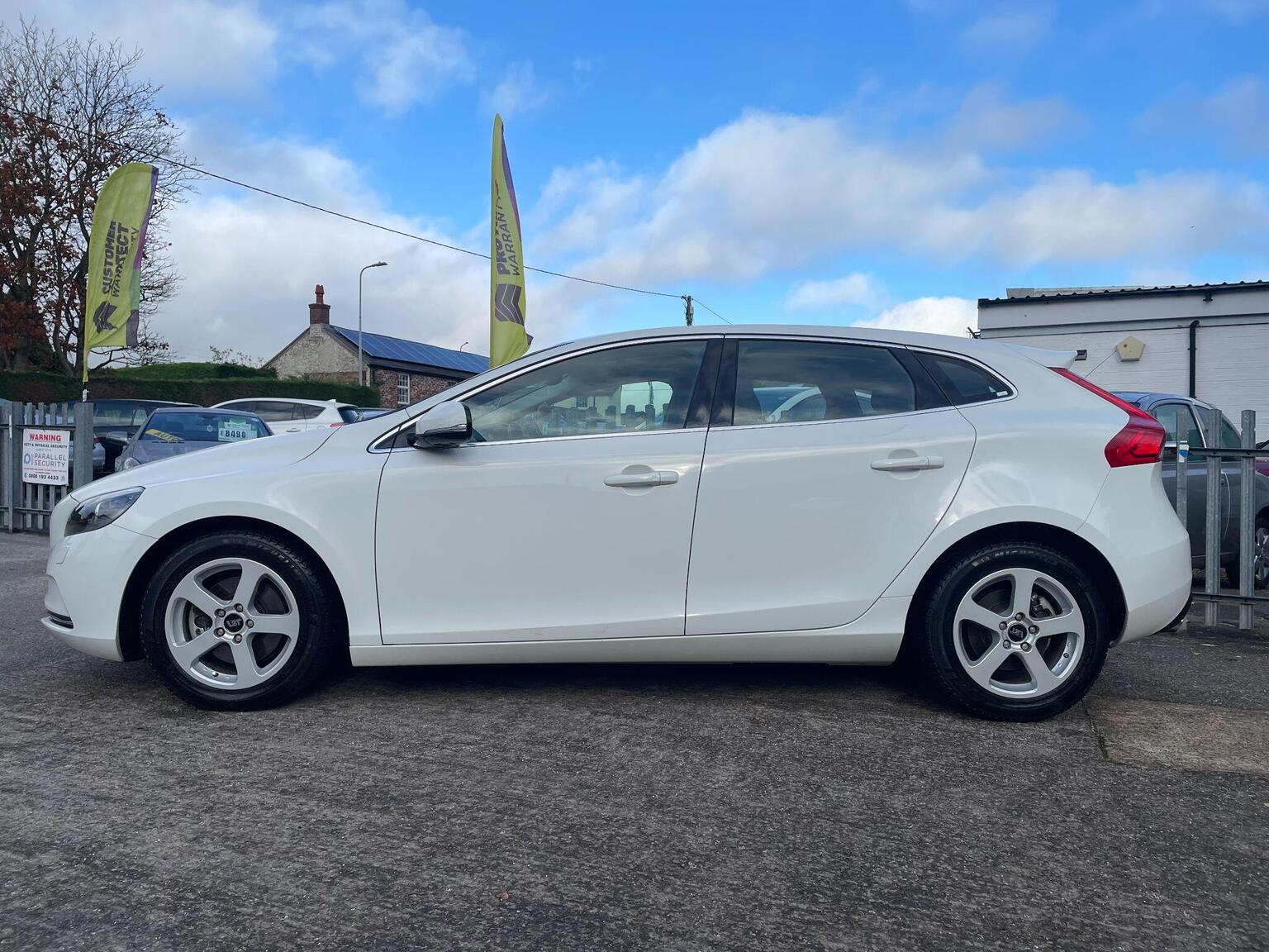 Volvo V40 - Image 5
