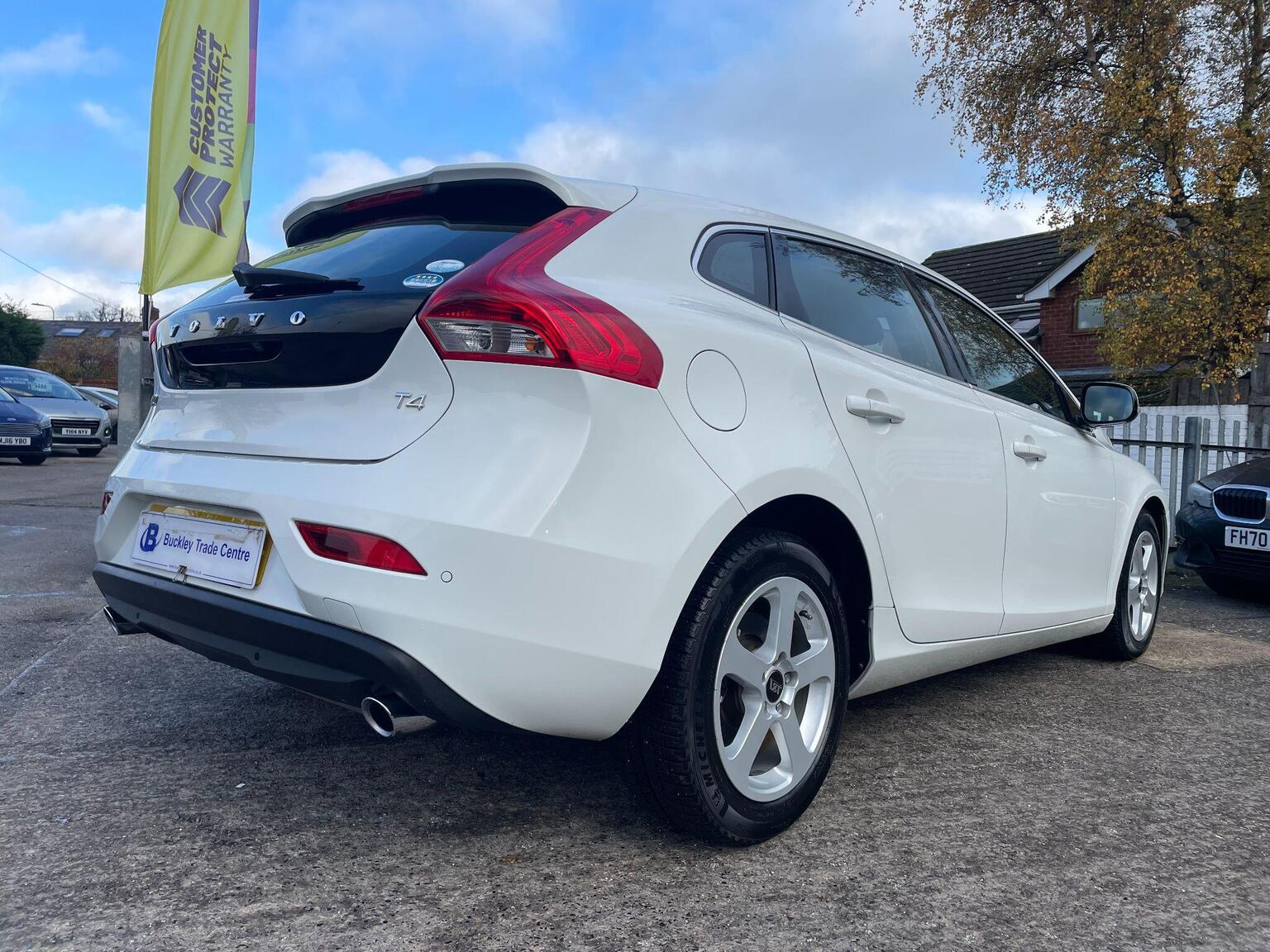 Volvo V40 - Image 11
