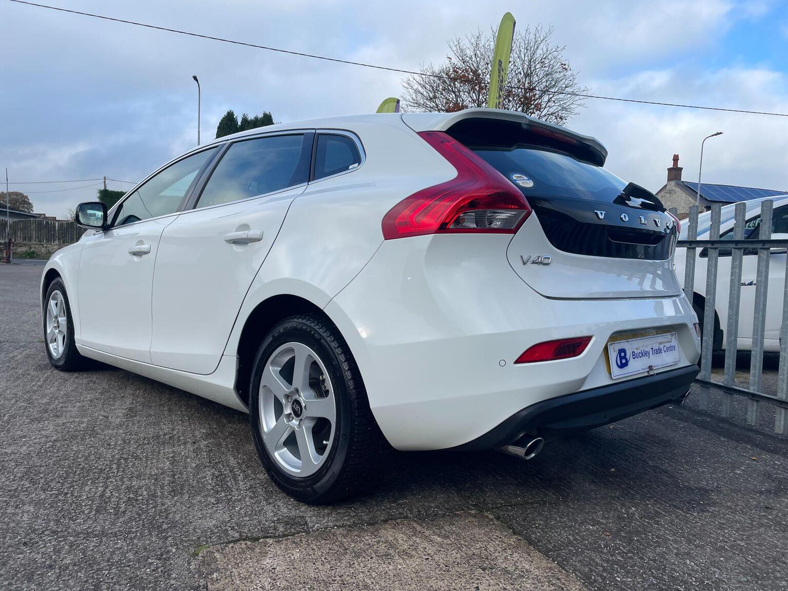 Volvo V40 - Image 13