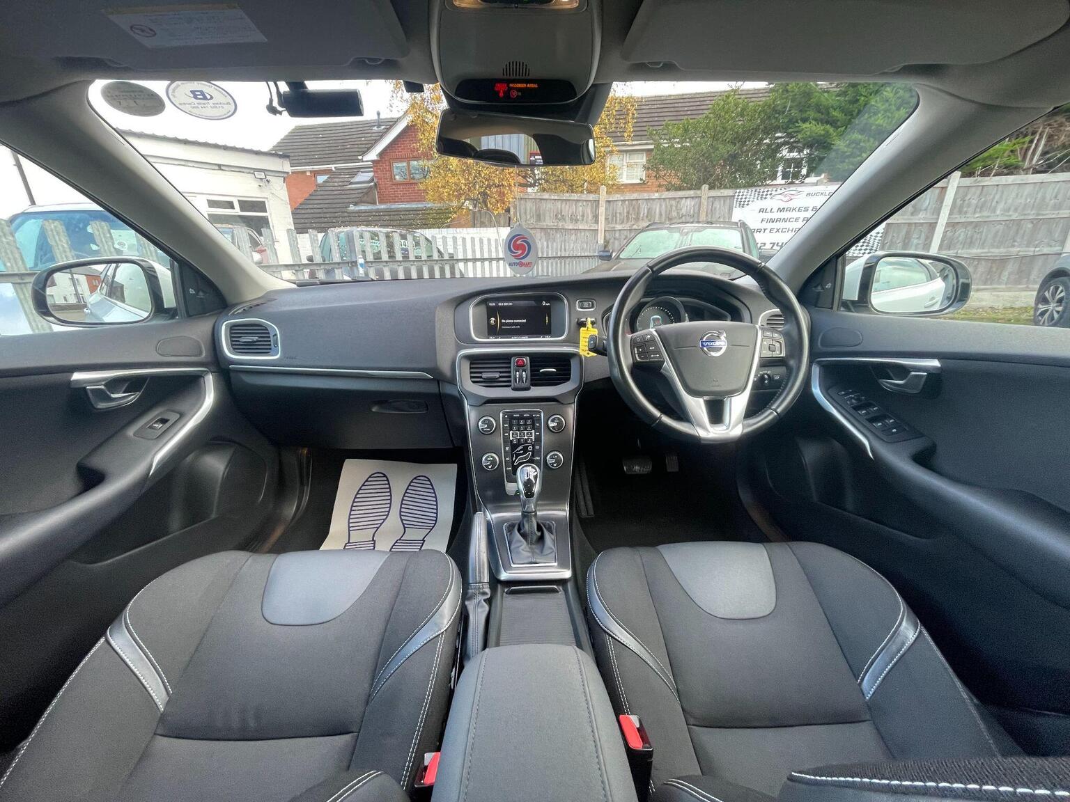 Volvo V40 - Image 15