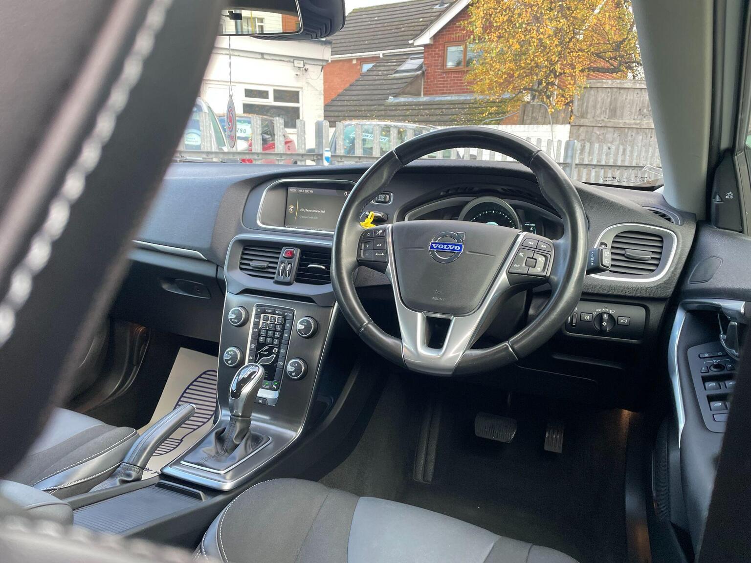 Volvo V40 - Image 16