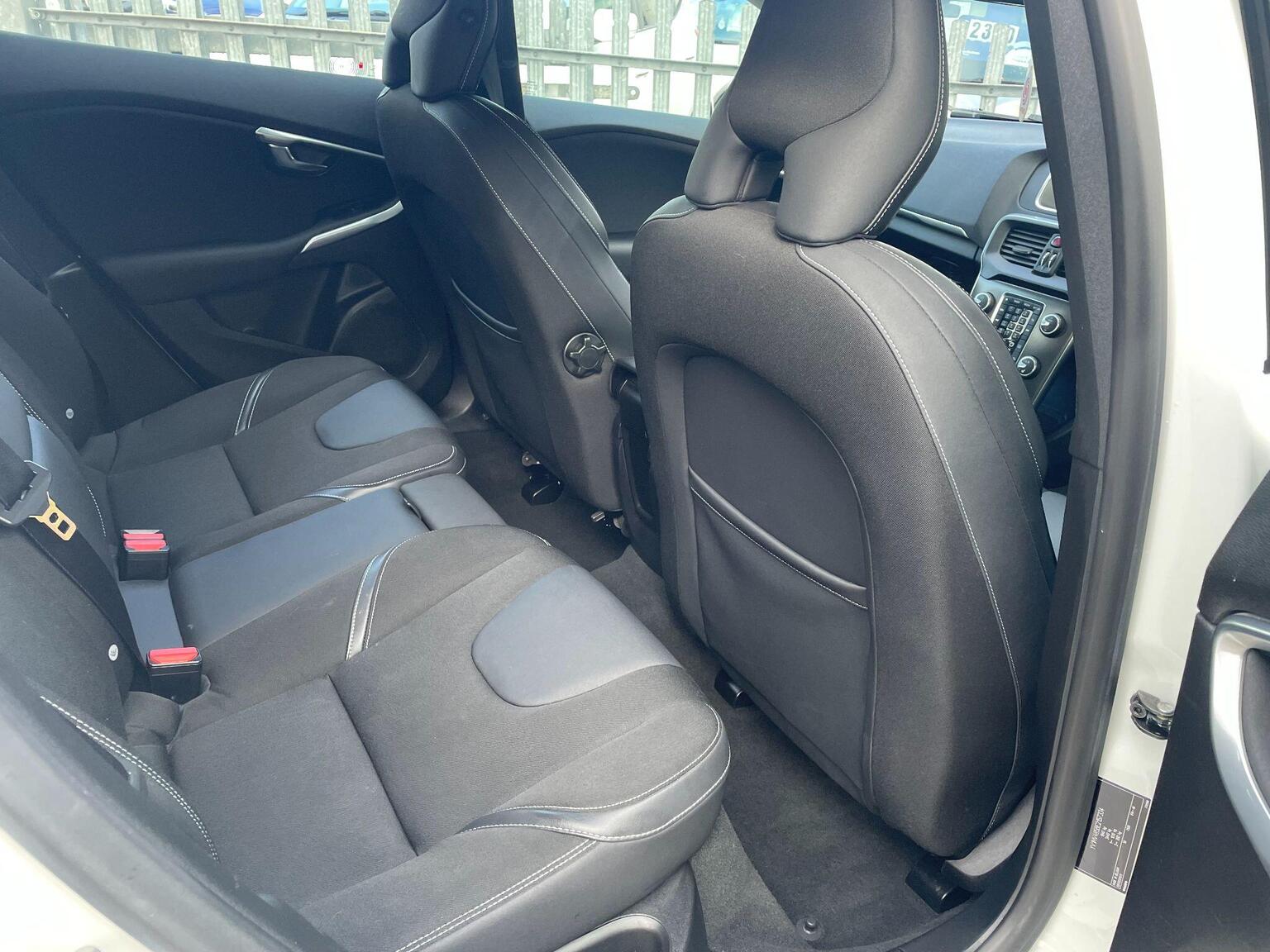 Volvo V40 - Image 18