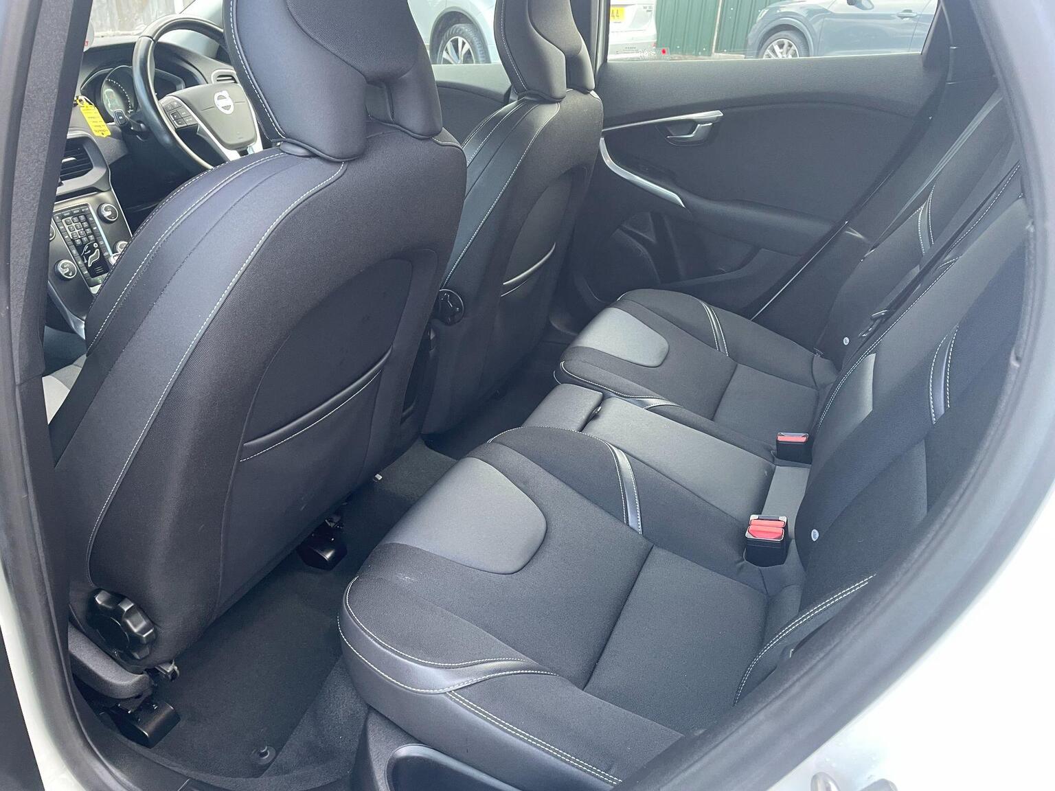 Volvo V40 - Image 19