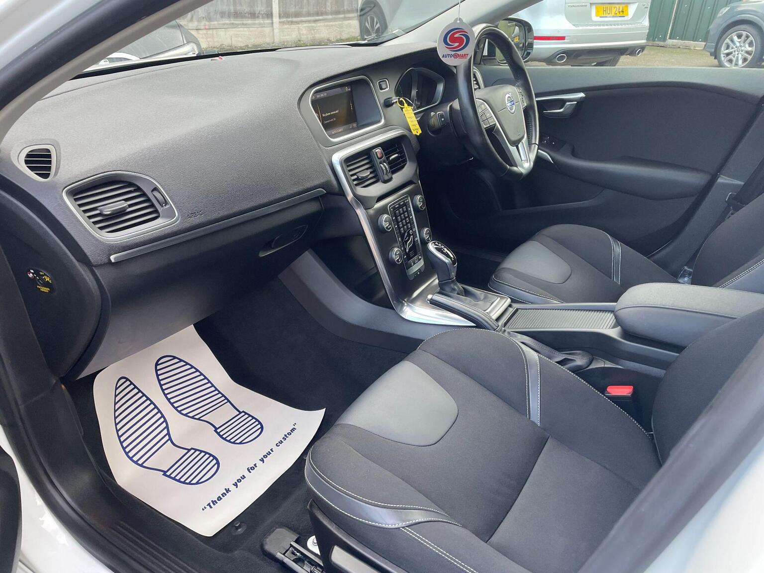 Volvo V40 - Image 20