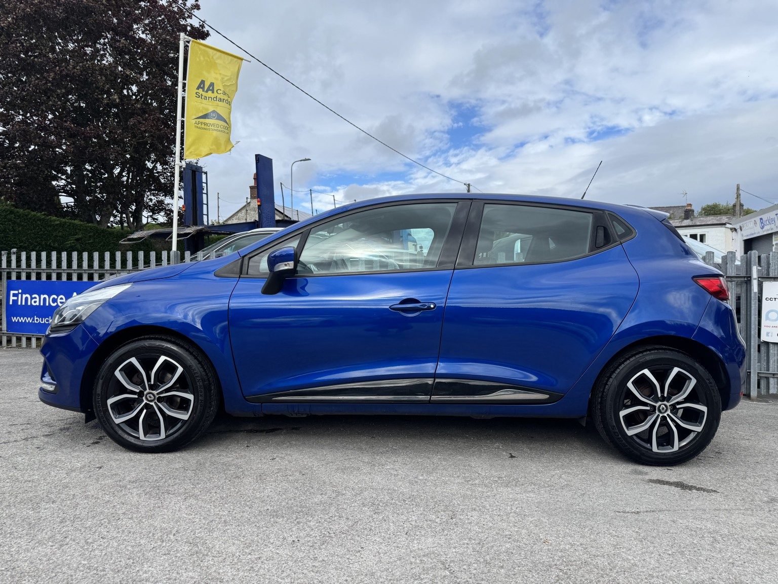 Renault Clio - Image 5