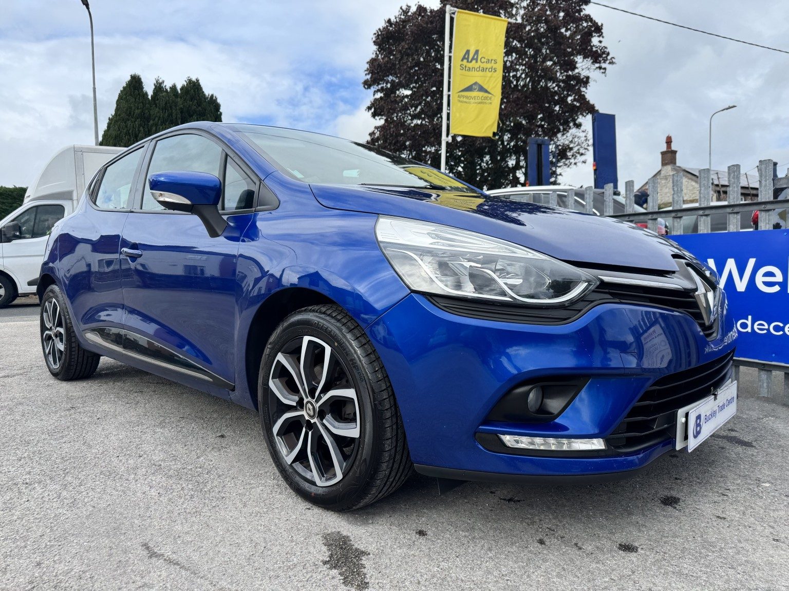 Renault Clio - Image 8
