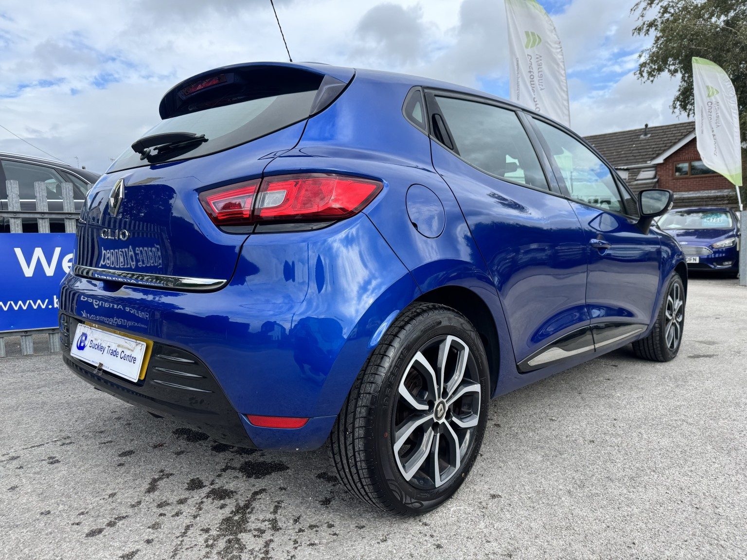 Renault Clio - Image 11
