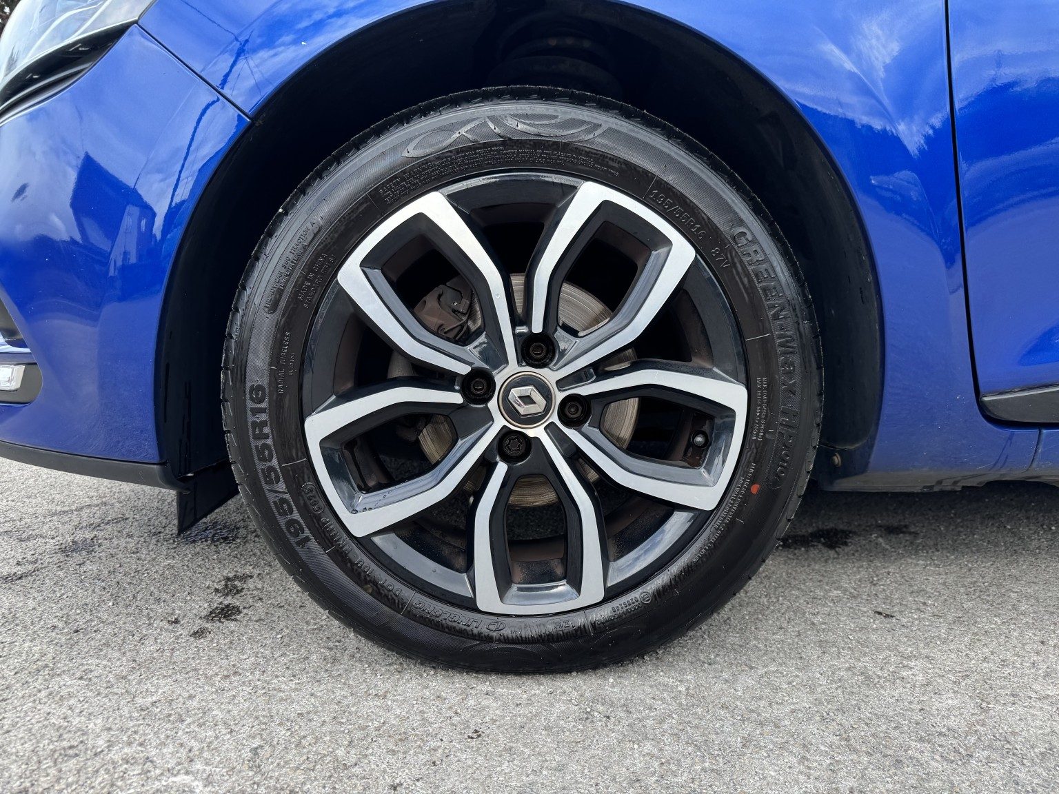 Renault Clio - Image 12