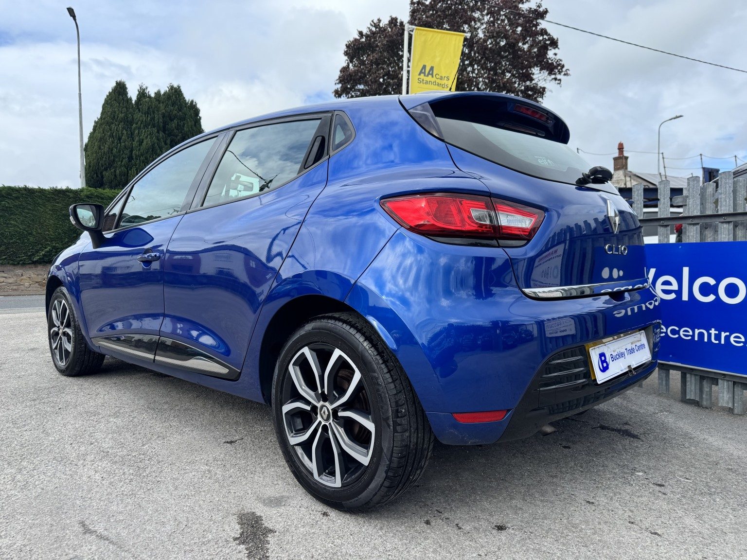 Renault Clio - Image 13