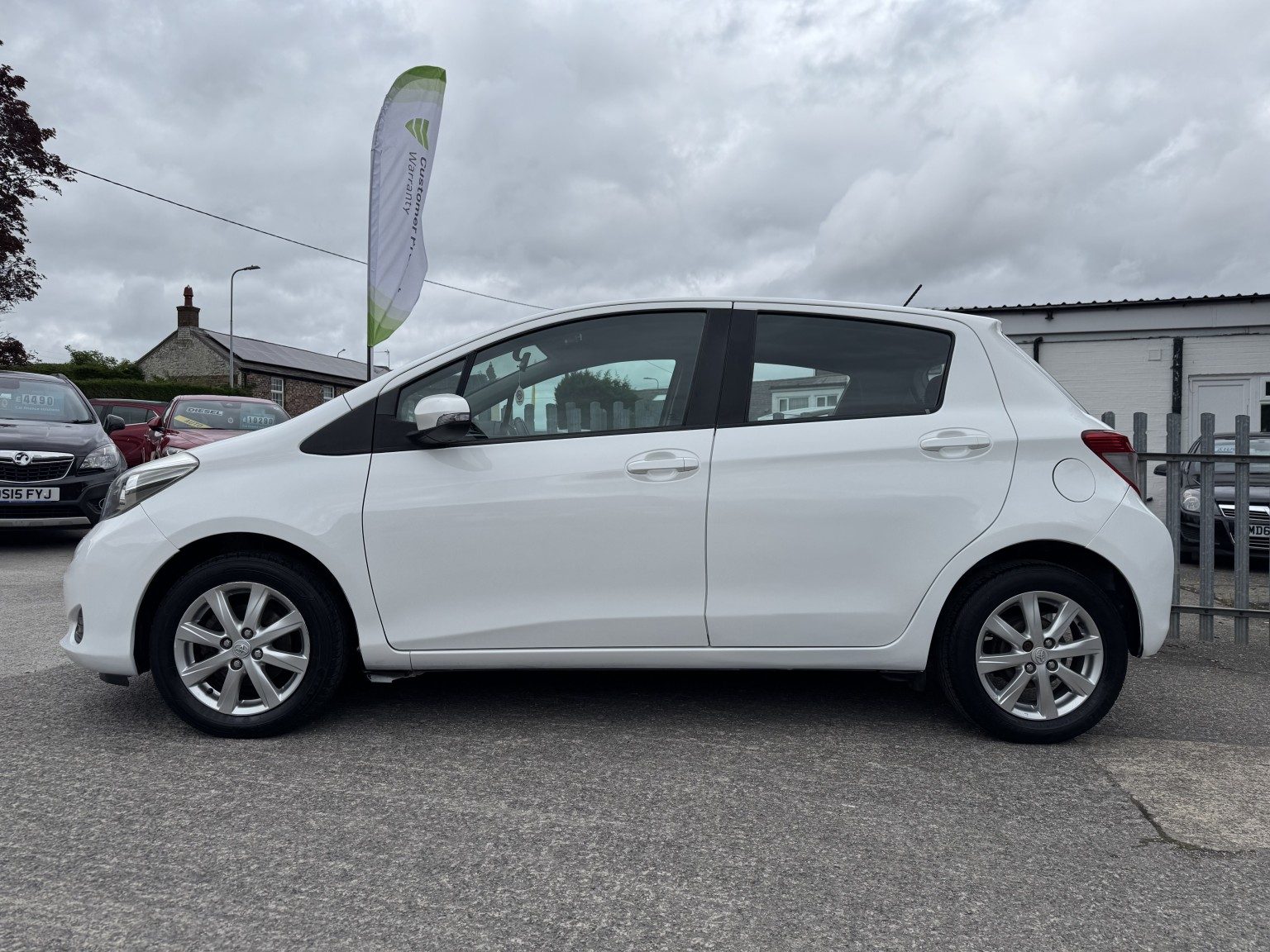 Toyota Yaris - Image 5