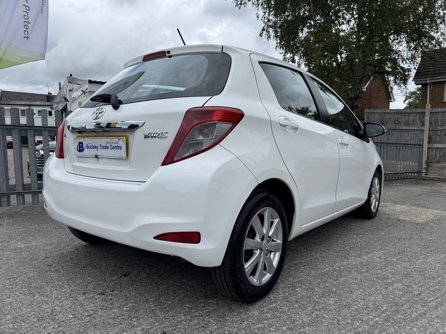 Toyota Yaris - Image 11