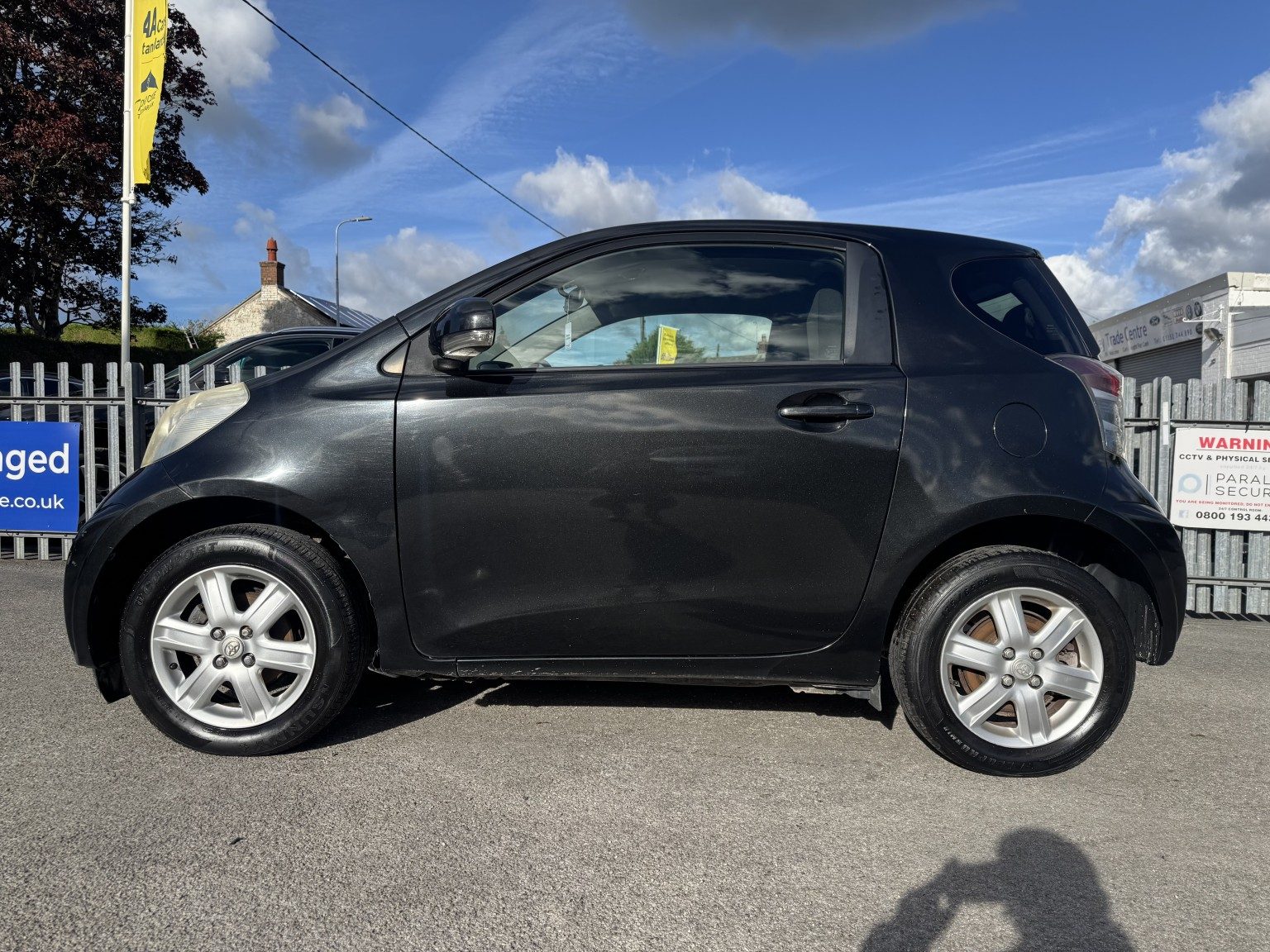 Toyota Iq - Image 5