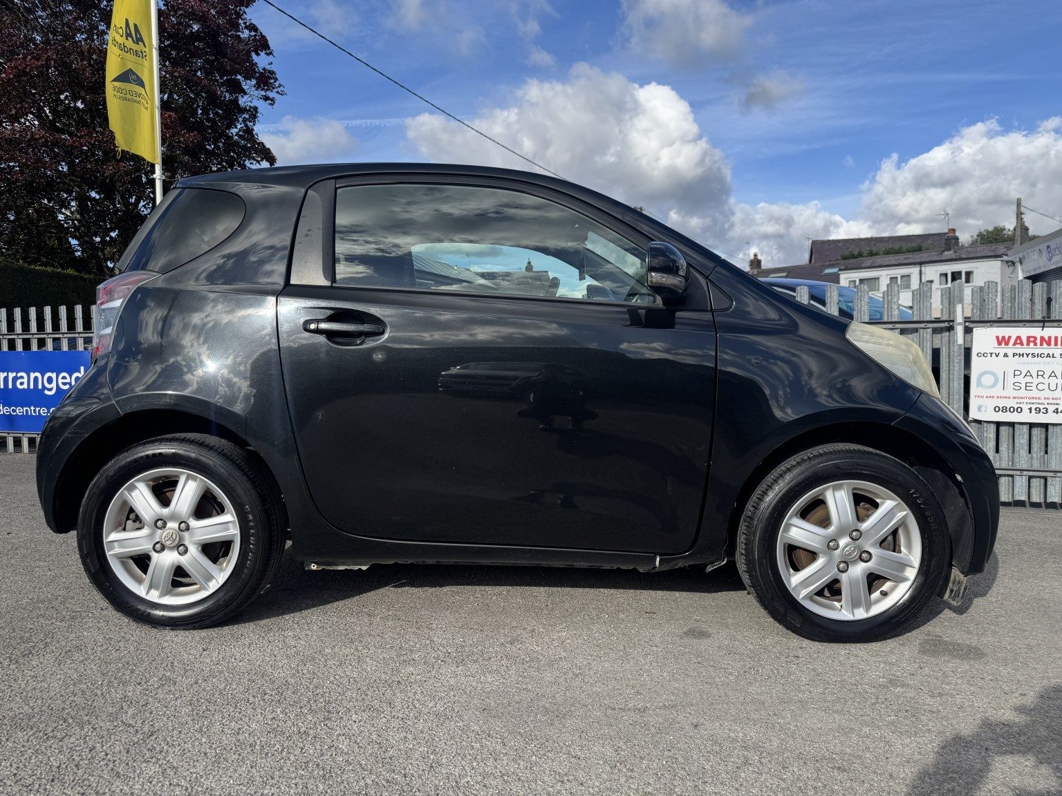 Toyota Iq - Image 8