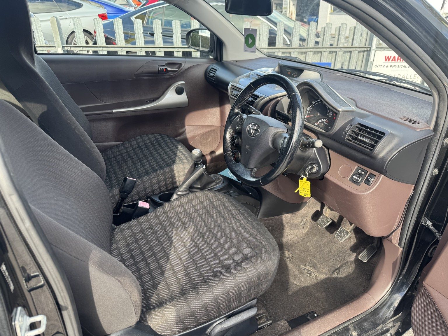 Toyota Iq - Image 15