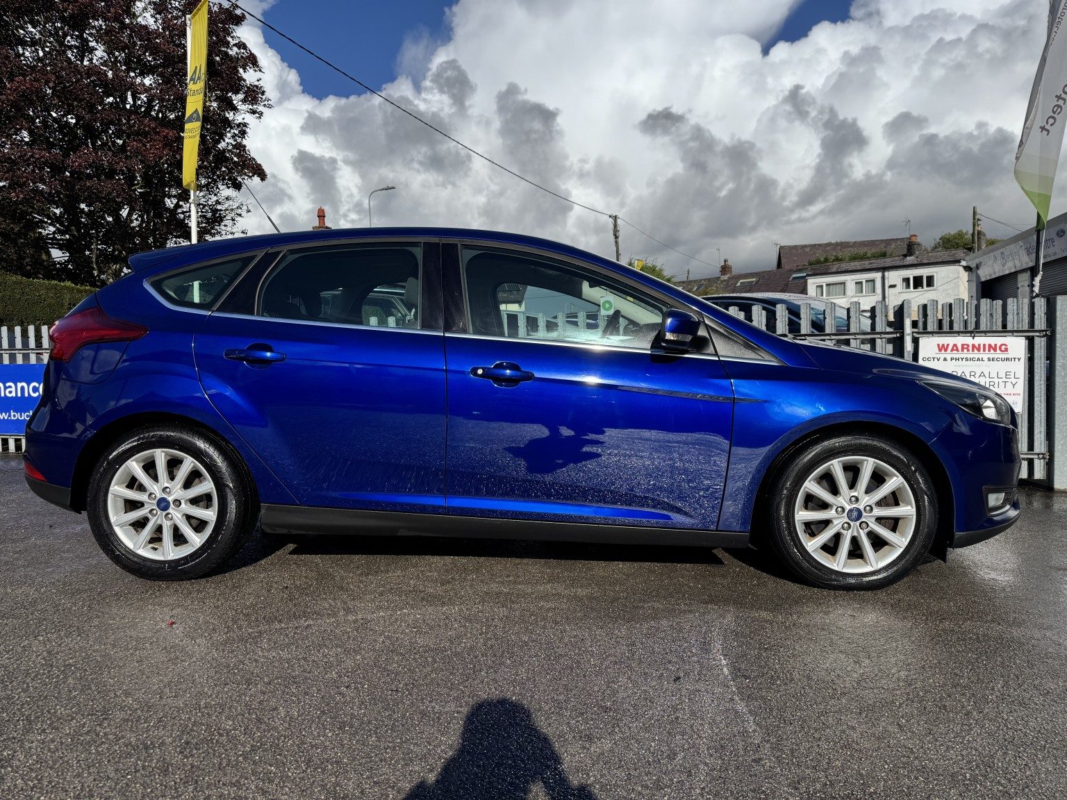 Ford Focus - Image 9