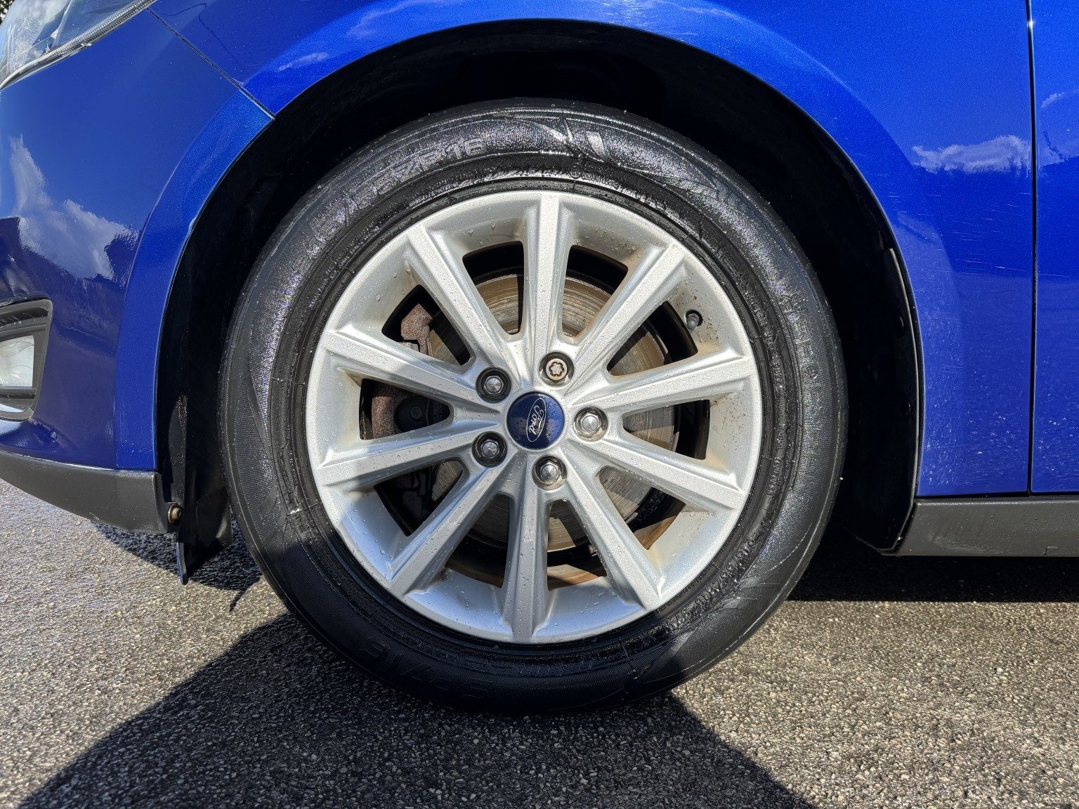 Ford Focus - Image 12