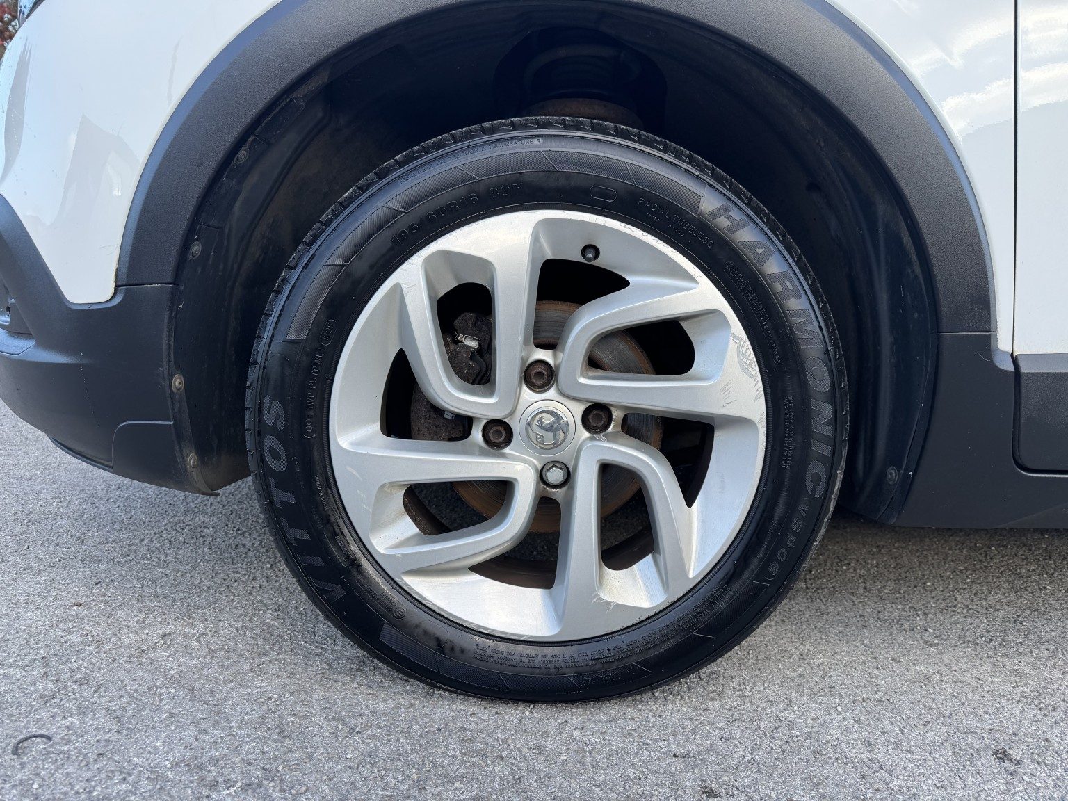 Vauxhall Crossland X - Image 12