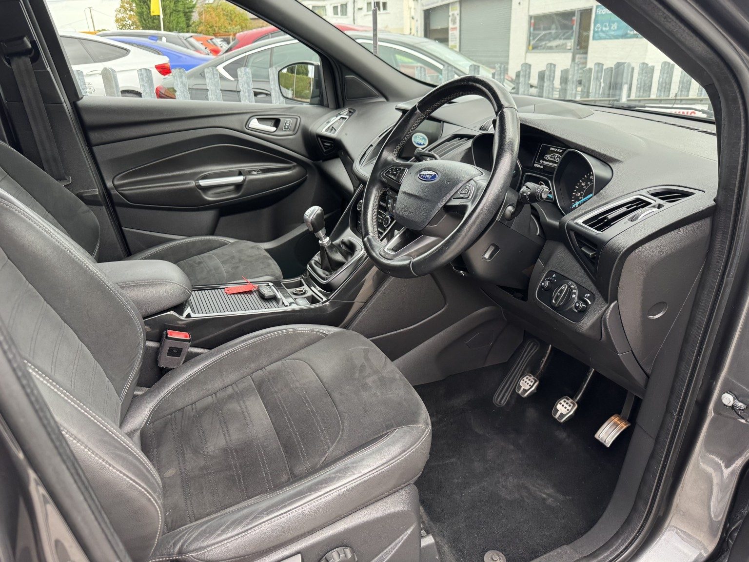 Ford Kuga - Image 17