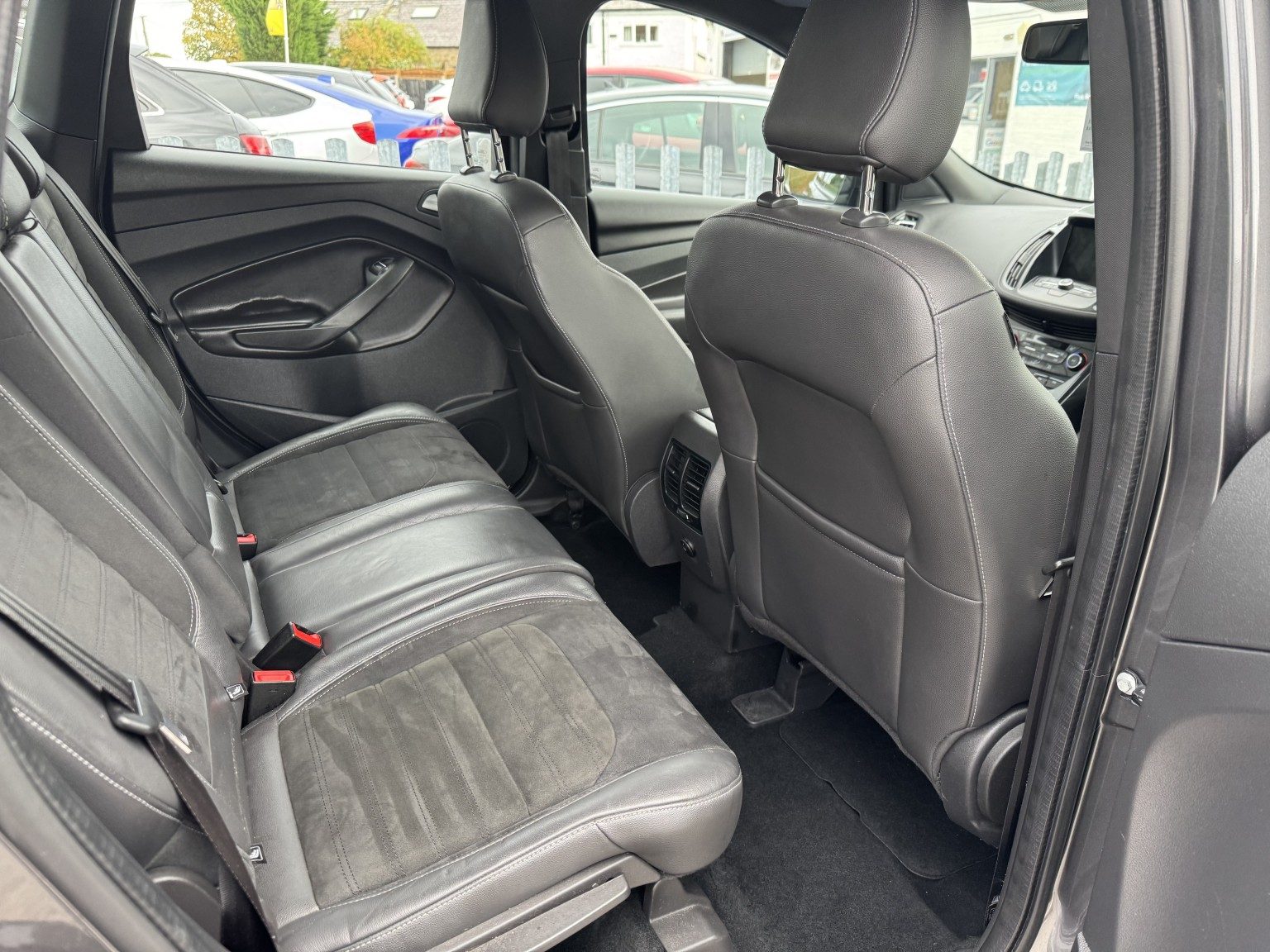 Ford Kuga - Image 18