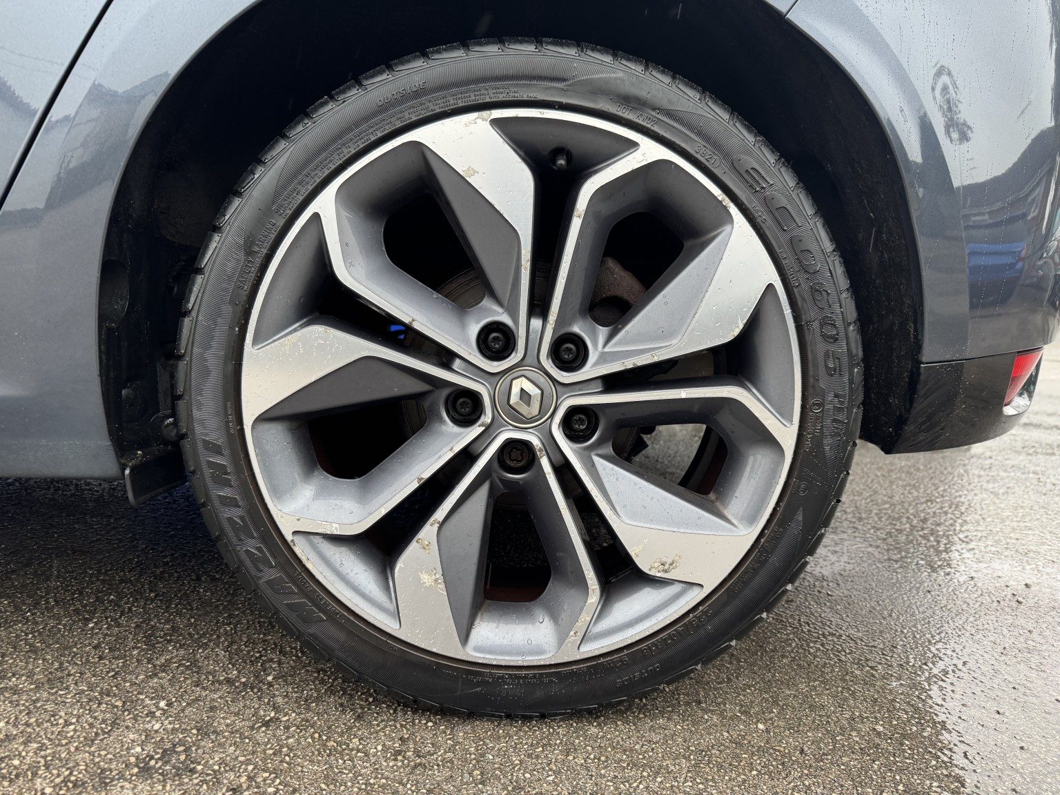 Renault Megane - Image 12