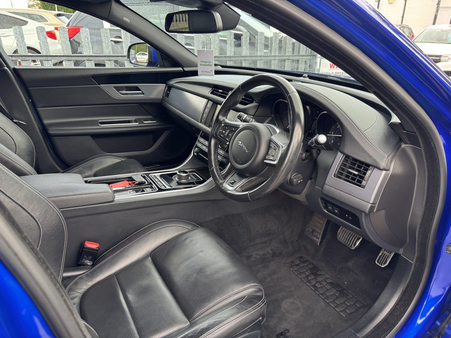 Jaguar Xf - Image 17