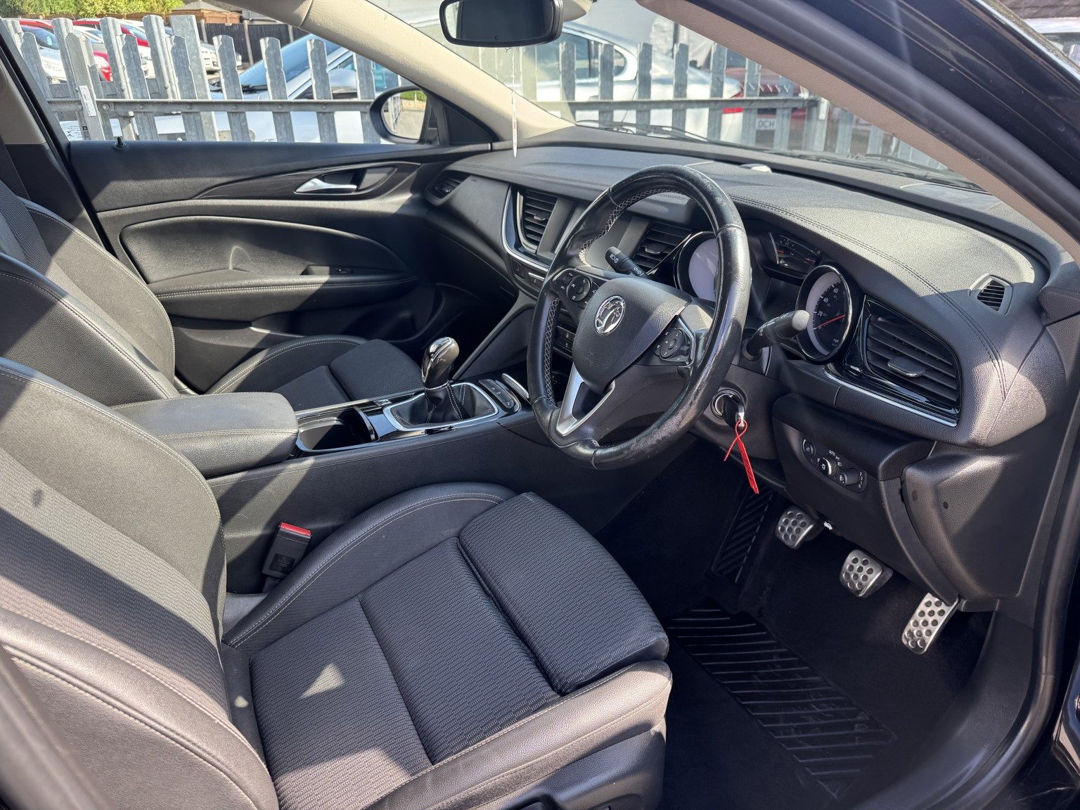 Vauxhall Insignia - Image 17