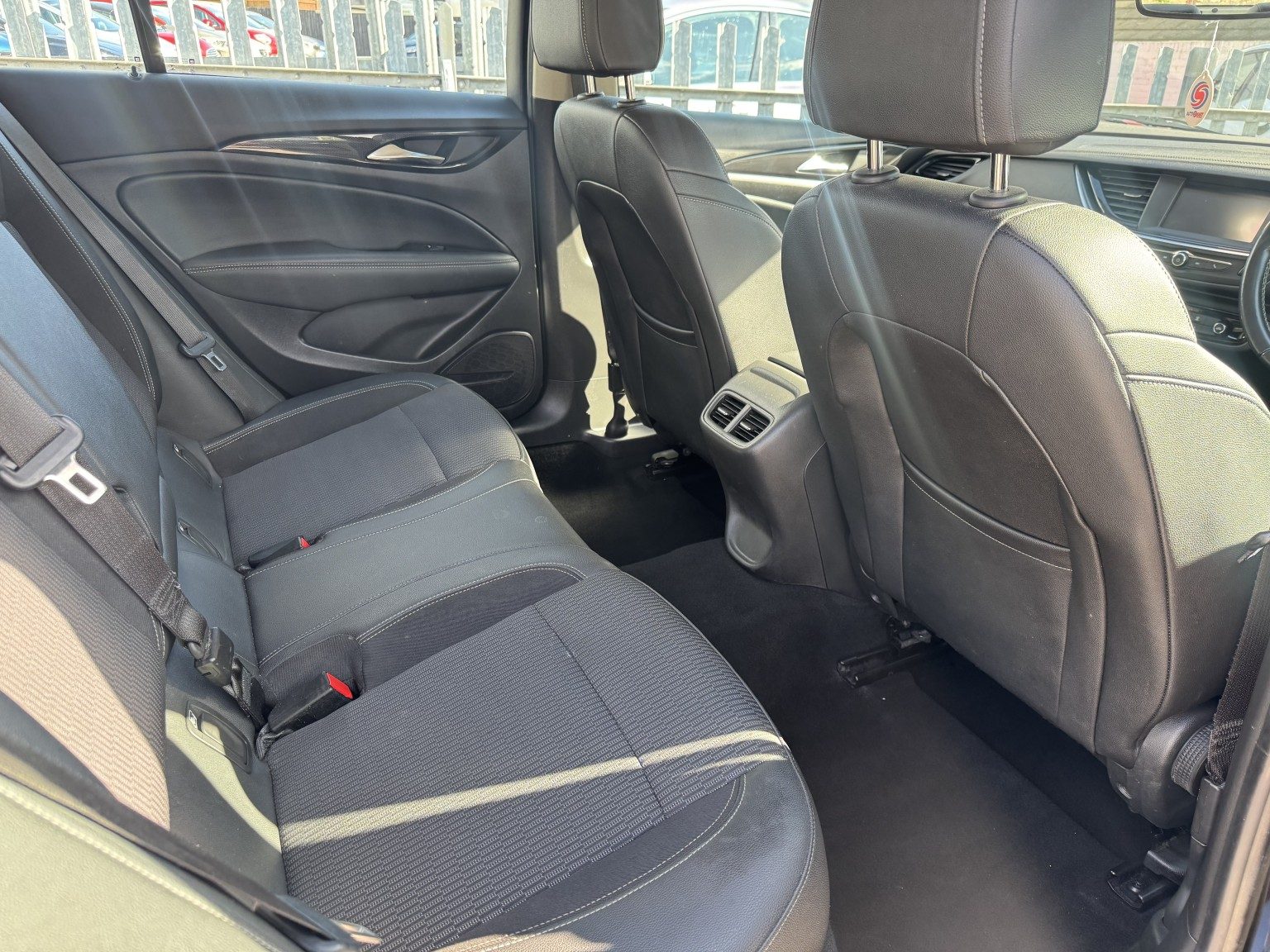 Vauxhall Insignia - Image 19