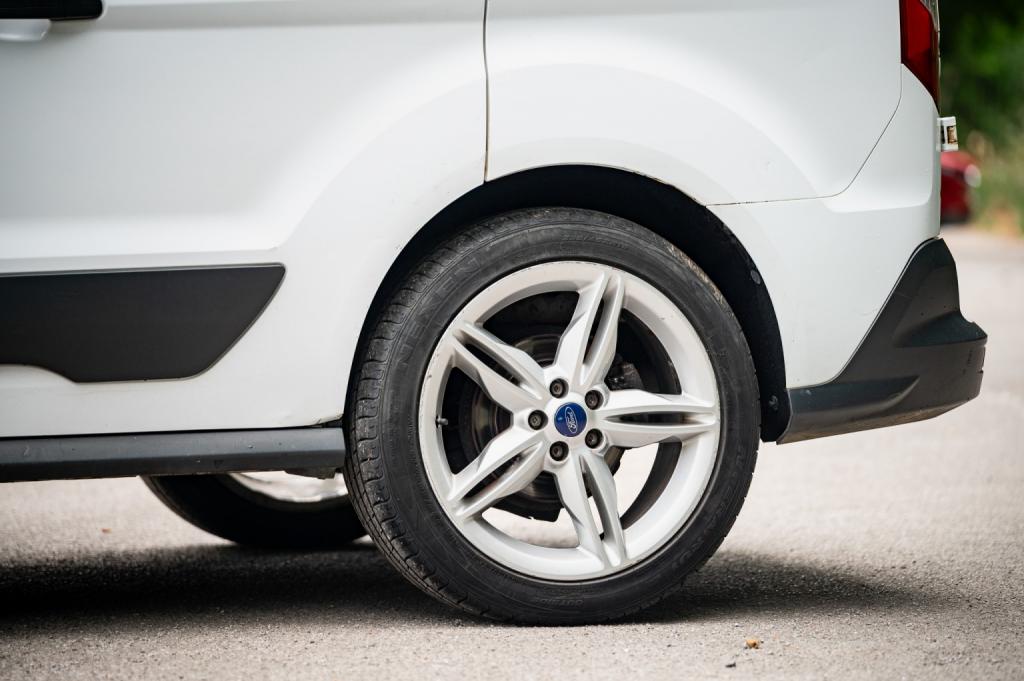 Ford Transit Connect - Image 8