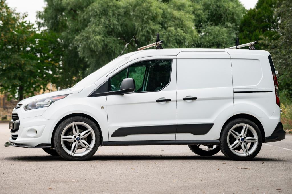Ford Transit Connect - Image 9
