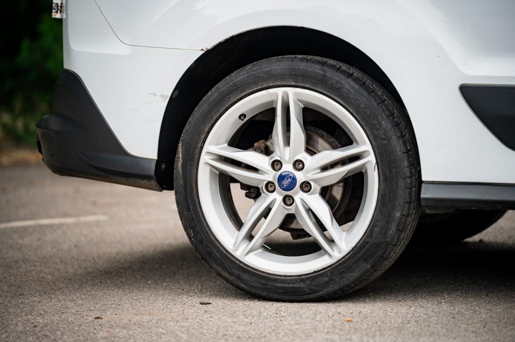 Ford Transit Connect - Image 12