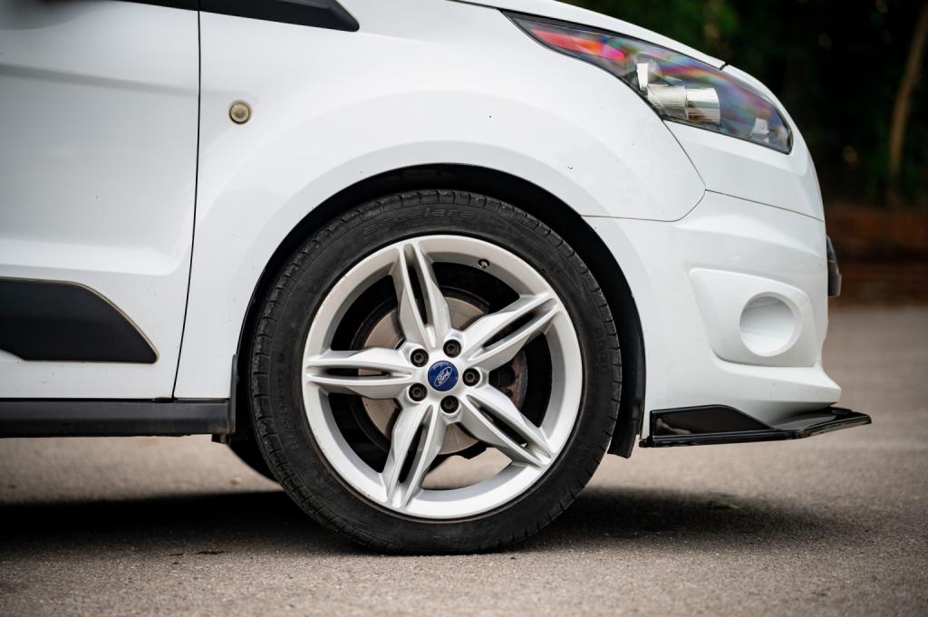 Ford Transit Connect - Image 13