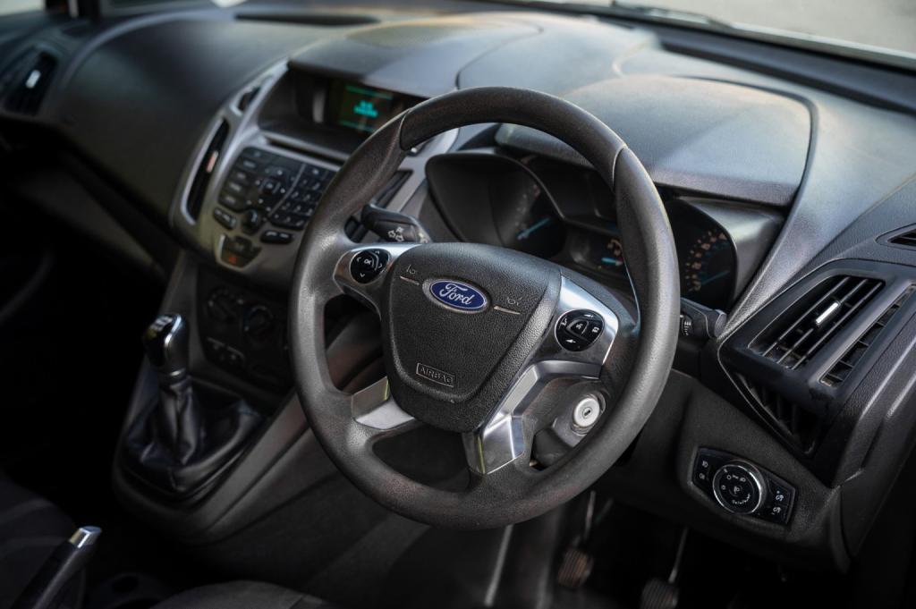 Ford Transit Connect - Image 18