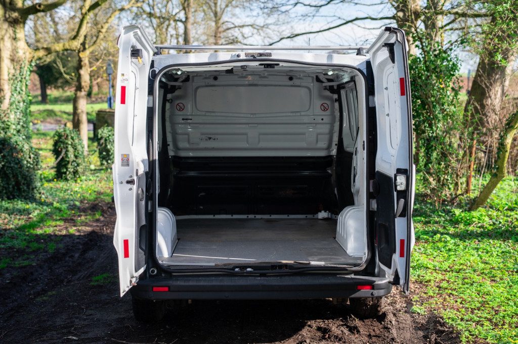 Vauxhall Vivaro - Image 15