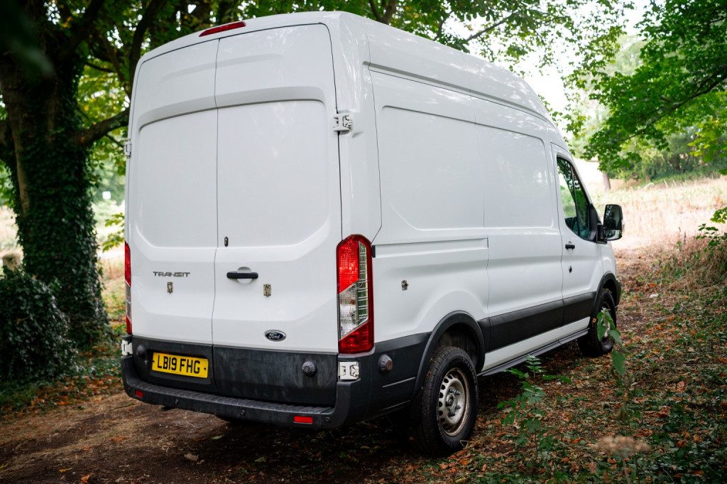 Ford Transit - Image 11