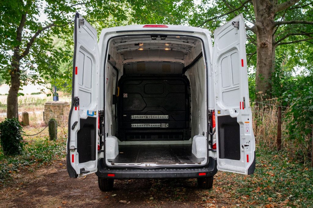Ford Transit - Image 12